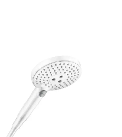 Hansgrohe Handbrause in Mattweiß mit runder Showerhead-Gestaltung und mehreren Düsen, geeignet für flexible Brausenerlebnisse.